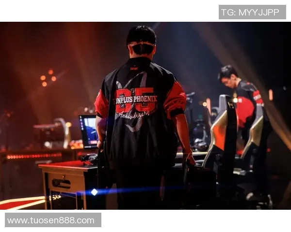 深入剖析FPX在CSGO比赛中的战术运用与经验分享